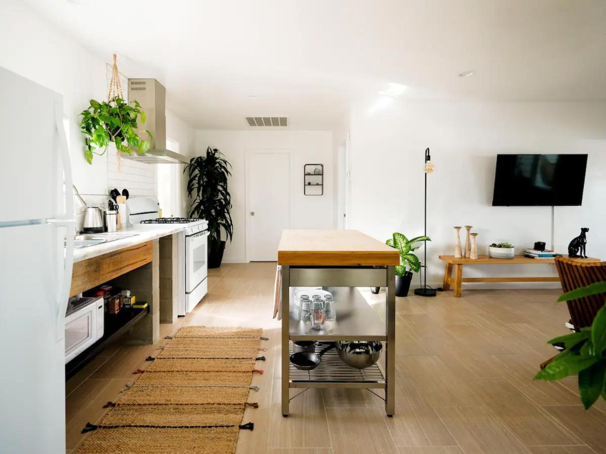 The Zen - Outdoor Shower, Gas Fireplace, Walkable To Shops & Restaurants Joshua Tree Exterior photo