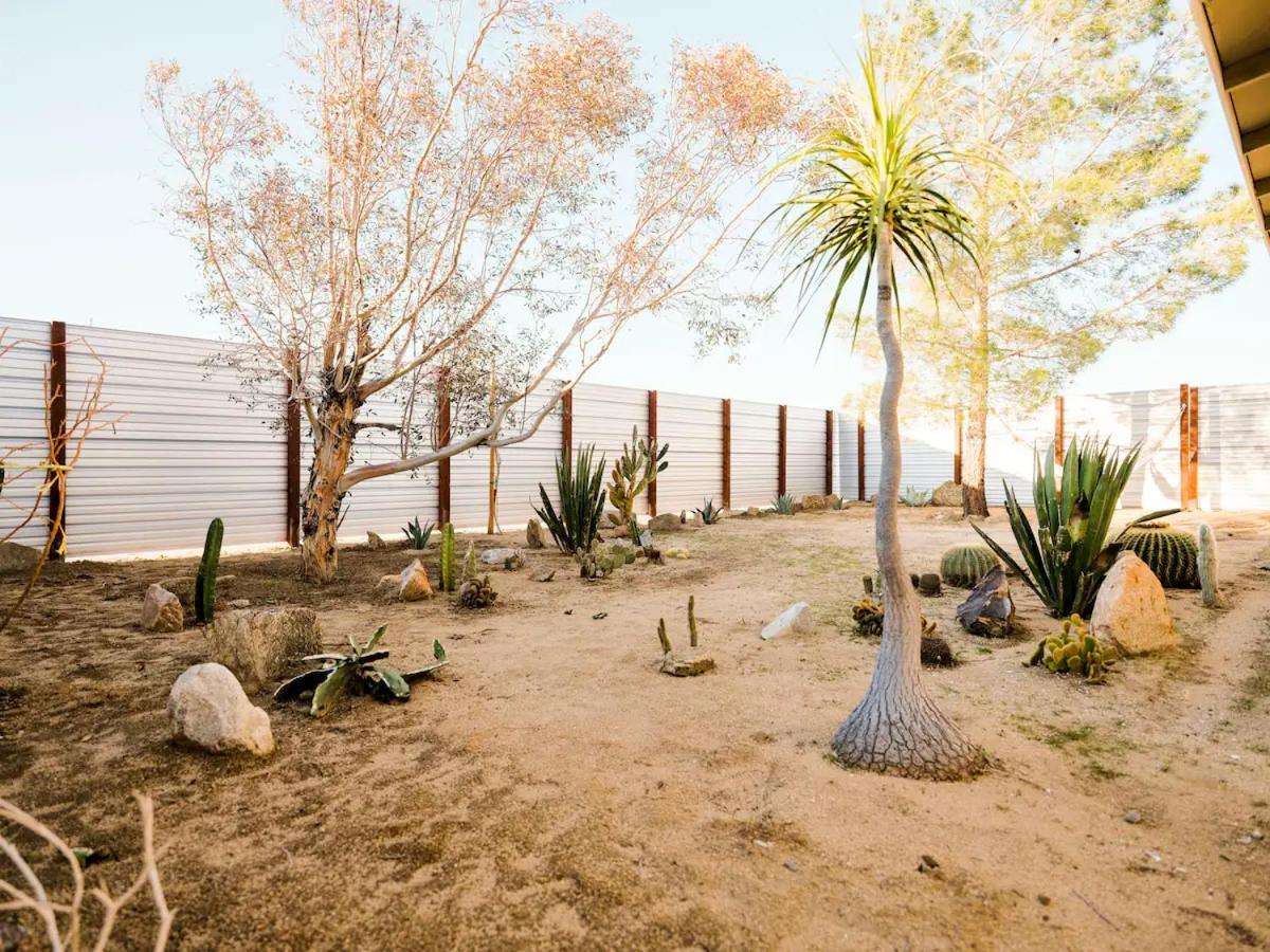 The Zen - Outdoor Shower, Gas Fireplace, Walkable To Shops & Restaurants Joshua Tree Exterior photo